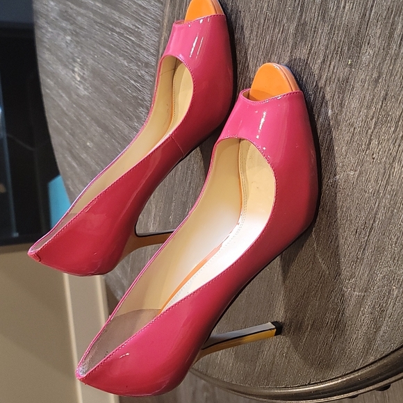 Pumps - Picture 3 of 4